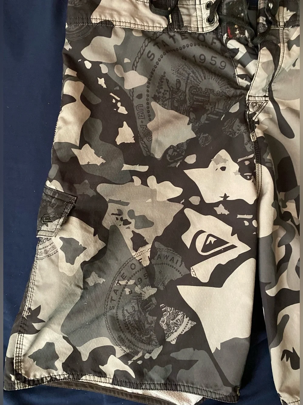 Quiksilver Mens Black Gray Camo Board Shorts 36 large